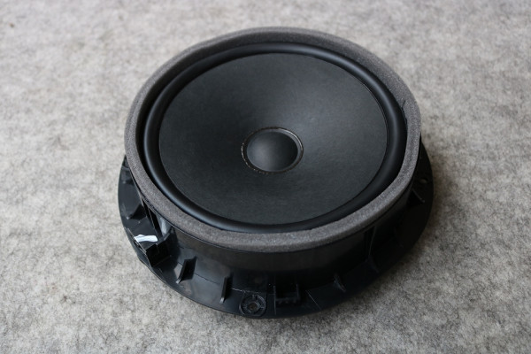 Original Audi Q5 FY Tieftonlautsprecher 80A035415 Lautsprecher bass loudspeaker