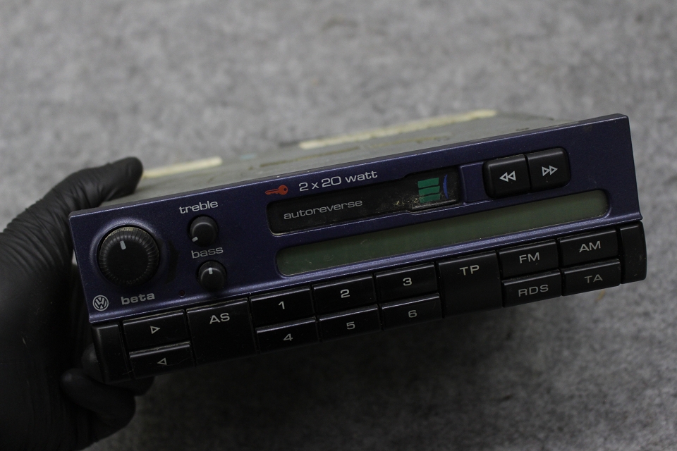 Orig. VW Beta 4 Golf 3 Autoradio mit Code Radio 1H0035152A Kassettenradio  Blau, Radio Unit, Audio & Multimedia