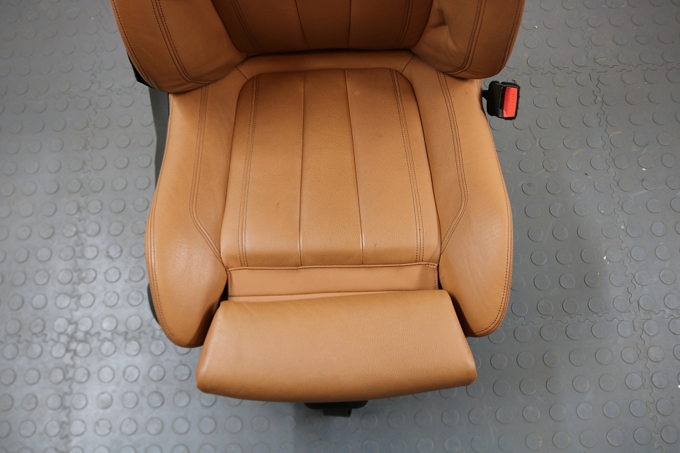 KAJAME 1 Stück PU Leder Autositz-Lückenbox Kompatibel mit für BMW X5 X5M  F16 E71 E72 F96 G06 M50i X6M Sitz Lückenfüller Organizer Zubehör,B:  : Auto & Motorrad