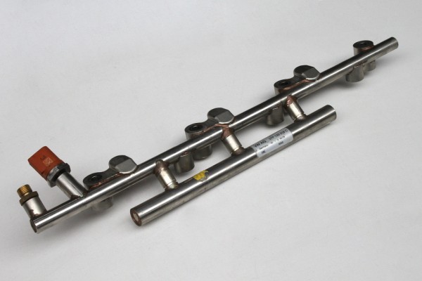 Original Audi A8 4H W12 6.3 ltr CEJA Kraftstoffverteiler links 07P133316C rail